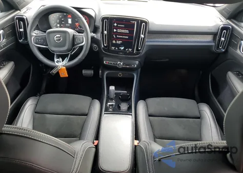 2022 Volvo Xc40 T5 R-Design z USA, uszkodzony, nr VIN YV4162UMXN2714870